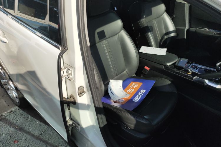 标致3008 2013款 2.0L 自动潮流版局部细节41