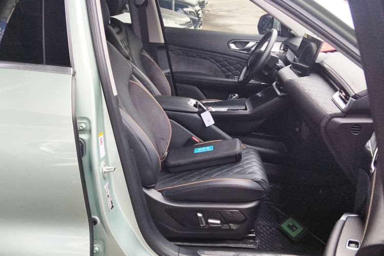 魏牌 拿铁DHT 2022款 1.5T DHT超大杯局部细节41