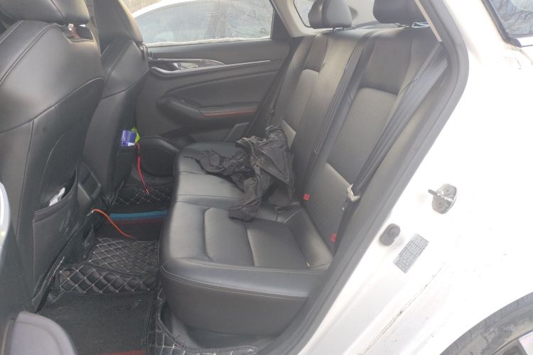 长安 逸动 2020款 PLUS 1.6L GDI 手动豪华型中控内饰21