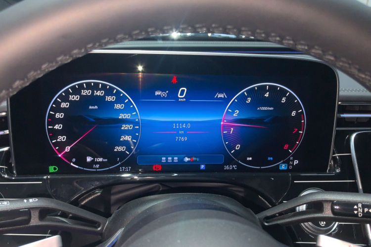 奔驰E级 2025款 E 260 L中控内饰14