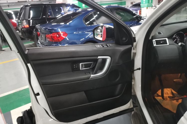 路虎 发现神行 2017款 2.0T HSE中控内饰7007