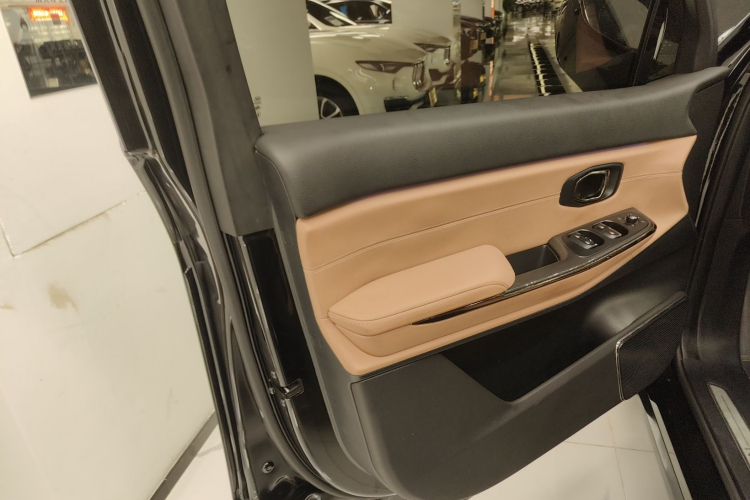 蔚来ES8 2022款 75kWh 六座版中控内饰7007