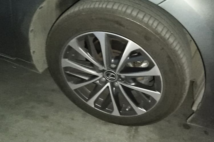 雷克萨斯ES 2025款 200 臻享版车身外观10