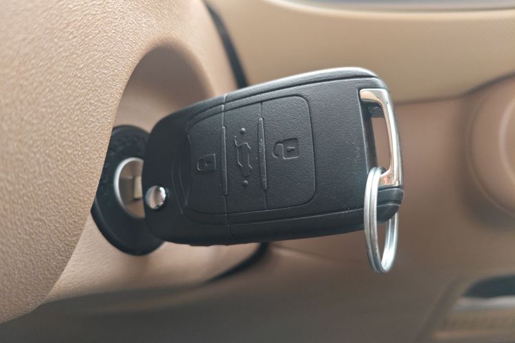 五菱汽车 宏光MINIEV 2025款 四门版 进阶款中控内饰7001