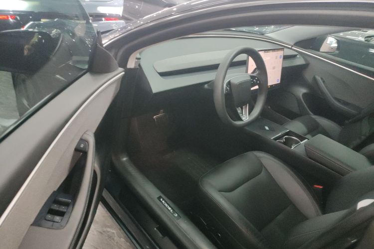 特斯拉 Model 3 2023款 后轮驱动版中控内饰7003