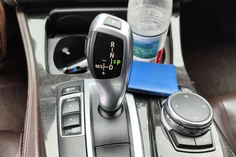 宝马5系 2017款 528Li 豪华设计套装中控内饰18