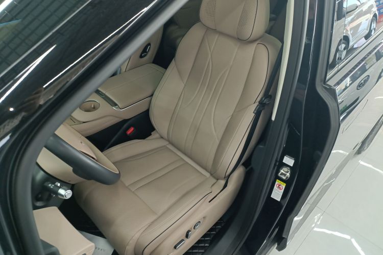 小鹏X9 2024款 610长续航Pro中控内饰19