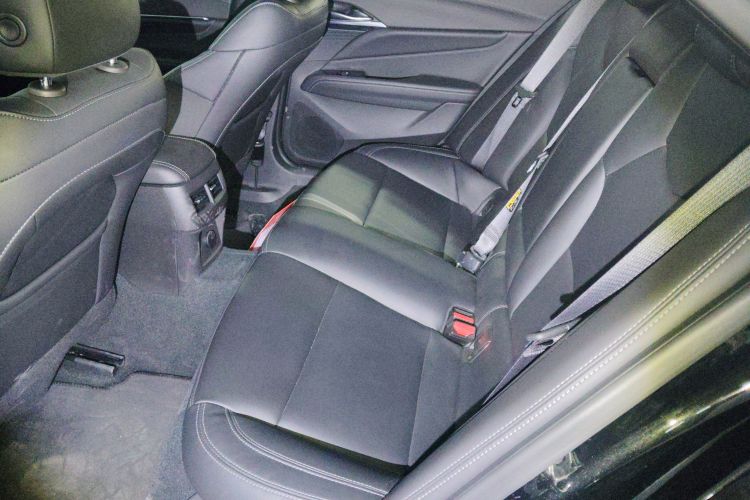 凯迪拉克CT4 2023款 25T 风尚型中控内饰7004