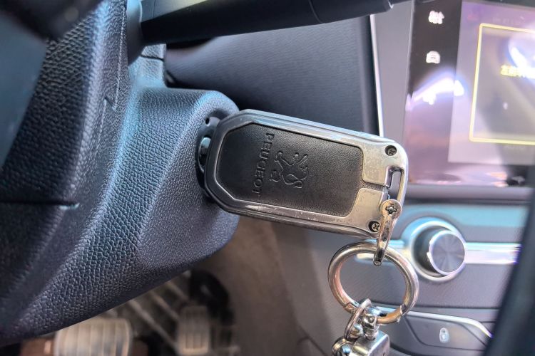 标致408 2016款 1.6T 自动豪华版中控内饰11