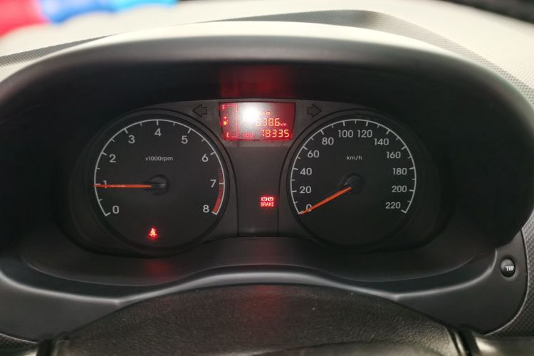 现代 瑞纳 2014款 1.4L 自动智能型GLS中控内饰14