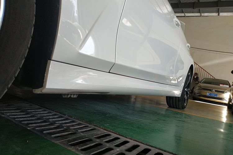 宝马3系 2023款 325i M运动套装局部细节9002