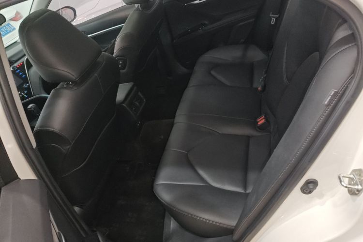 丰田 凯美瑞 2019款 改款 2.5G 豪华版中控内饰21