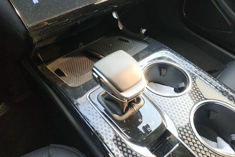 红旗HS3 PHEV 2024款 PHEV 115km 劲为版局部细节18