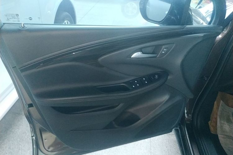 别克 昂科威 2020款 20T 两驱领先型中控内饰47