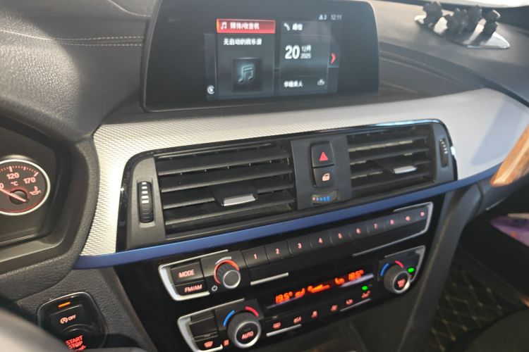 宝马3系 2018款 320i M运动套装中控内饰16