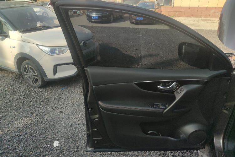 日产 逍客 2017款 2.0L CVT豪华版 国V中控内饰47