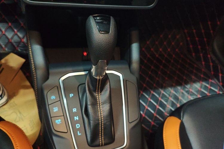 福特 福克斯 2022款 两厢 EcoBoost 180 自动竞速版中控内饰18