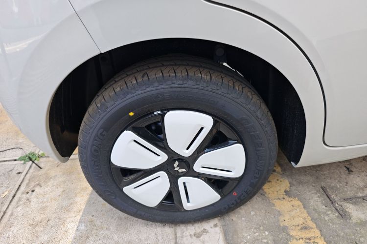 五菱汽车 宏光MINIEV 2025款 四门版 进阶款车身外观6008