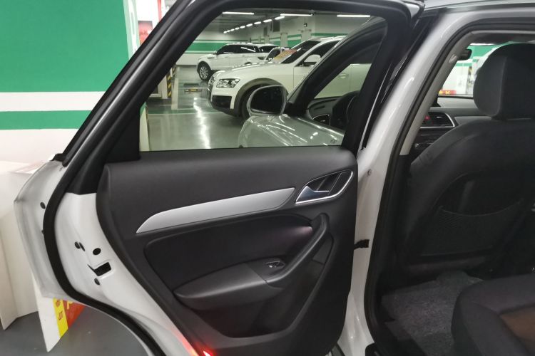 奥迪Q3 2017款 30 TFSI 时尚型中控内饰49