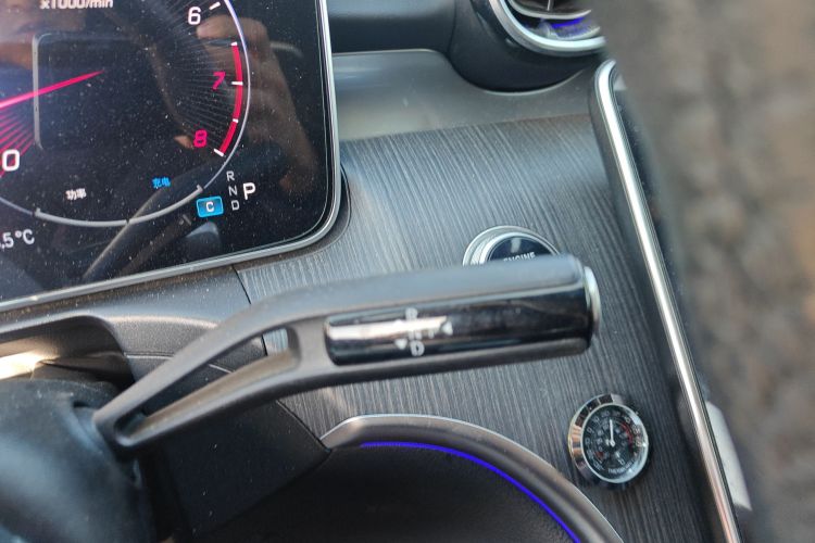 奔驰C级 2023款 C 260 L 运动版中控内饰18