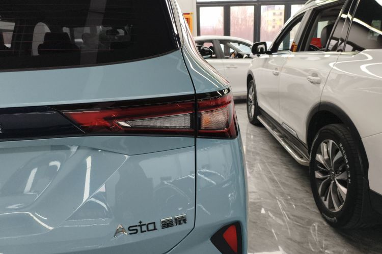 五菱汽车 五菱星辰 2021款 1.5T CVT星辉版车身外观6006