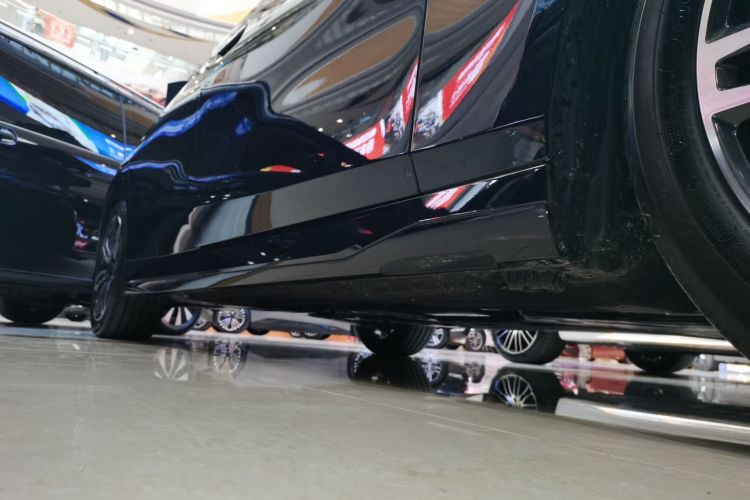 宝马5系 2025款 530Li 领先型 M运动套装局部细节9001