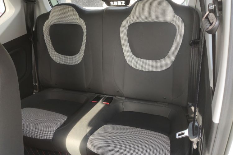 五菱汽车 宏光MINIEV 2024款 第三代 215km 青春版中控内饰21