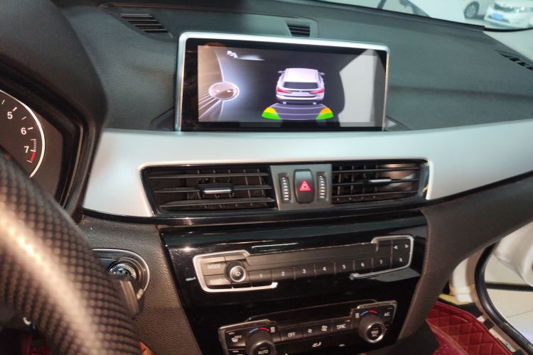 宝马X1 2016款 sDrive18Li 时尚型中控内饰16