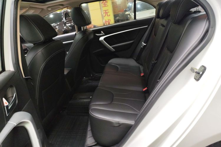 吉利汽车 帝豪 2017款 三厢百万款 1.5L 手动向上版中控内饰21