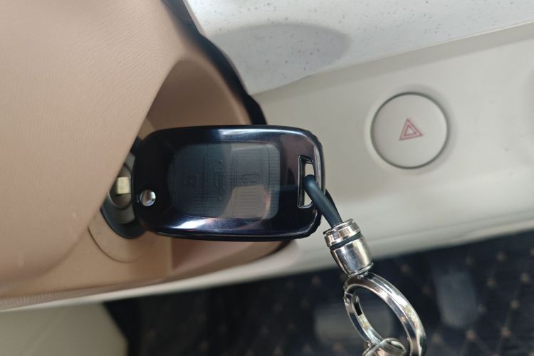 五菱汽车 宏光MINIEV 2024款 第三代 215km 青春版中控内饰11