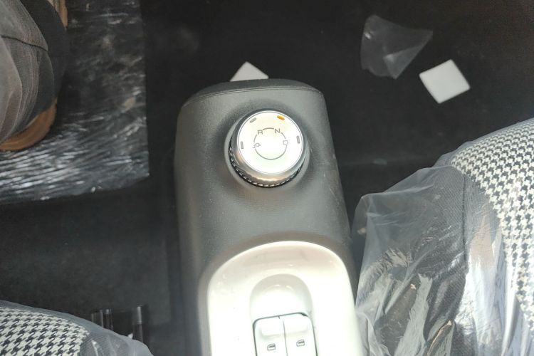 五菱汽车 宏光MINIEV 2024款 第三代 215km 青春版中控内饰18