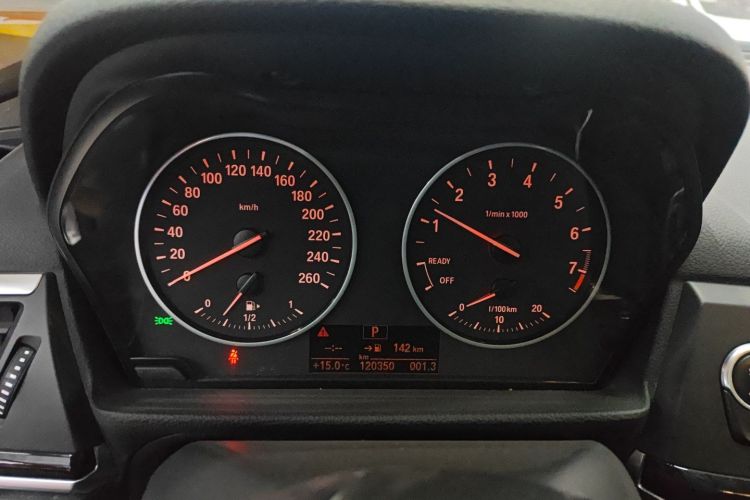 宝马1系 2017款 118i 运动型中控内饰14