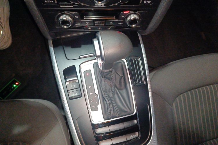 奥迪A4L 2015款 35 TFSI 自动标准型局部细节18