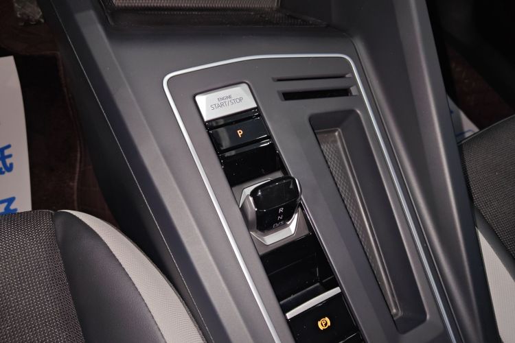 大众 高尔夫 2023款 改款 280TSI DSG Pro中控内饰18