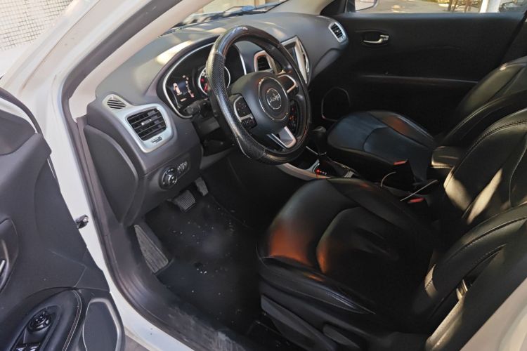 Jeep 指南者 2017款 200T 自动家享版中控内饰7003