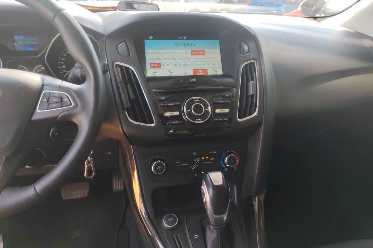 福特 福克斯 2018款 两厢经典 1.6L 自动风尚型智行版中控内饰16