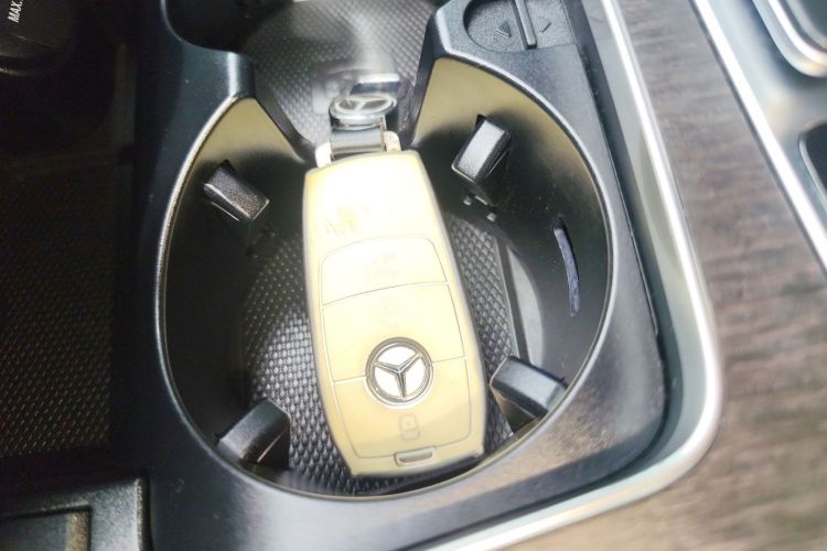 奔驰GLC轿跑 2020款 GLC 300 4MATIC 轿跑SUV中控内饰7001