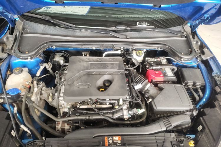福特 福克斯 2021款 三厢 EcoBoost 180 自动锋潮型机舱底盘24