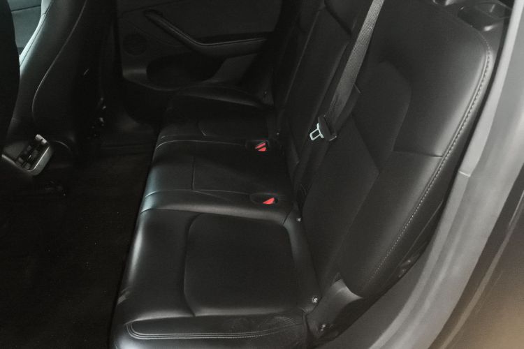 特斯拉 Model Y 2022款 后轮驱动版中控内饰21