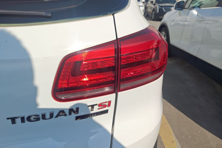 大众 途观 2015款 1.8TSI 自动四驱豪华型车身外观9