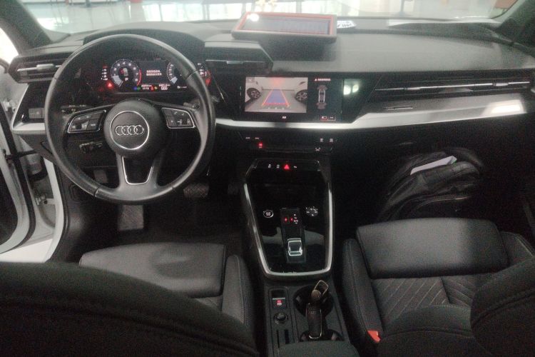 奥迪A3 2021款 A3L Limousine 35 TFSI 时尚致雅型中控内饰12