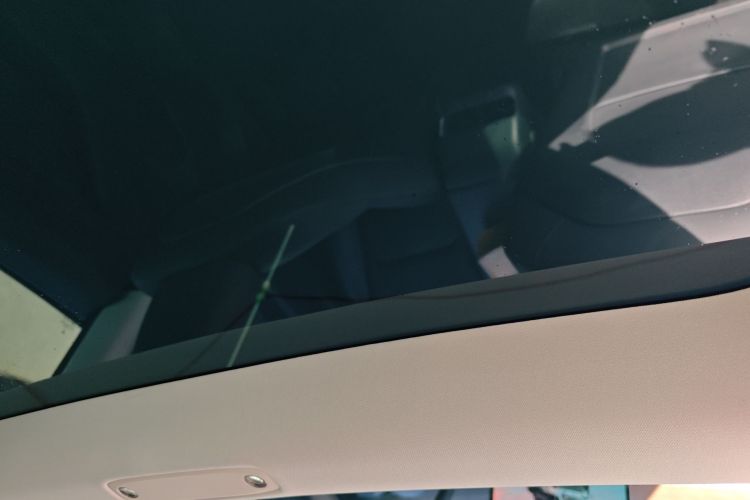 特斯拉 Model 3 2022款 后轮驱动版中控内饰22