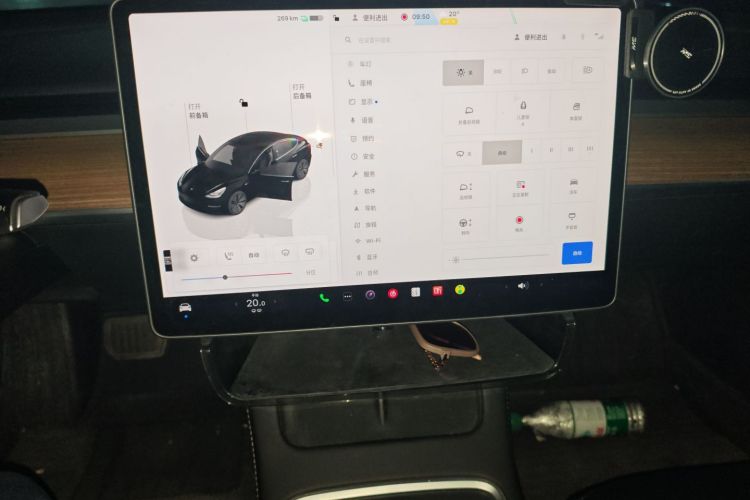 特斯拉 Model 3 2022款 后轮驱动版中控内饰16