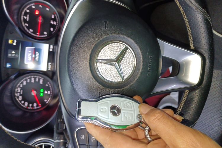 奔驰GLC 2017款 GLC 300 4MATIC 动感型中控内饰11