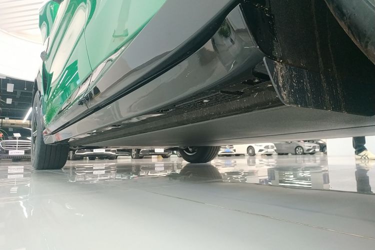 小米汽车 小米YU7 2025款 超长续航后驱版局部细节9002