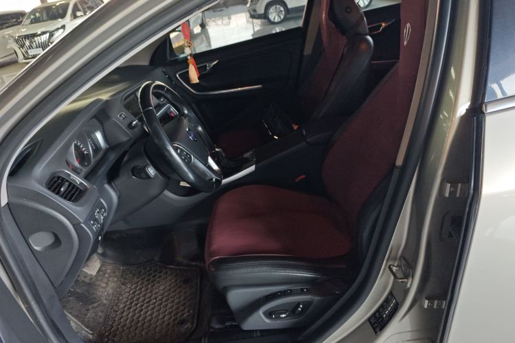 沃尔沃V60 2014款 T5 智逸版中控内饰19