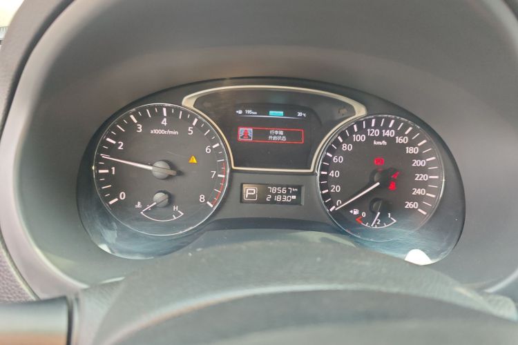 日产 天籁 2014款 公爵 2.5L XV尊享版中控内饰14