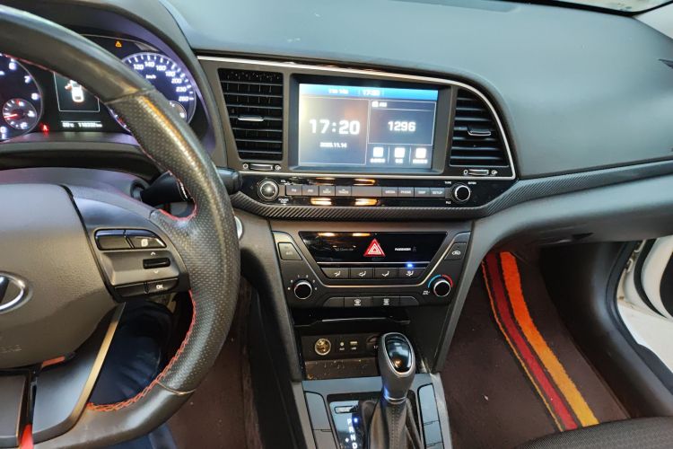 现代 领动 2018款 1.4T 双离合炫动·活力型中控内饰16