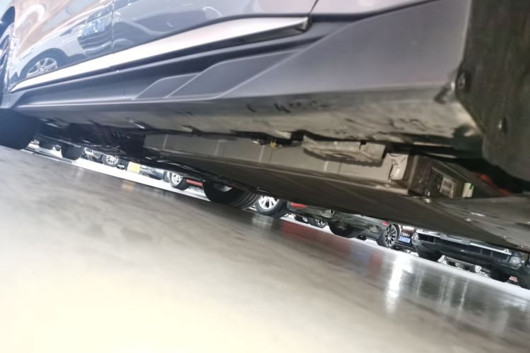 比亚迪 汉 2023款 DM-i 冠军版 121KM 尊贵型局部细节9002