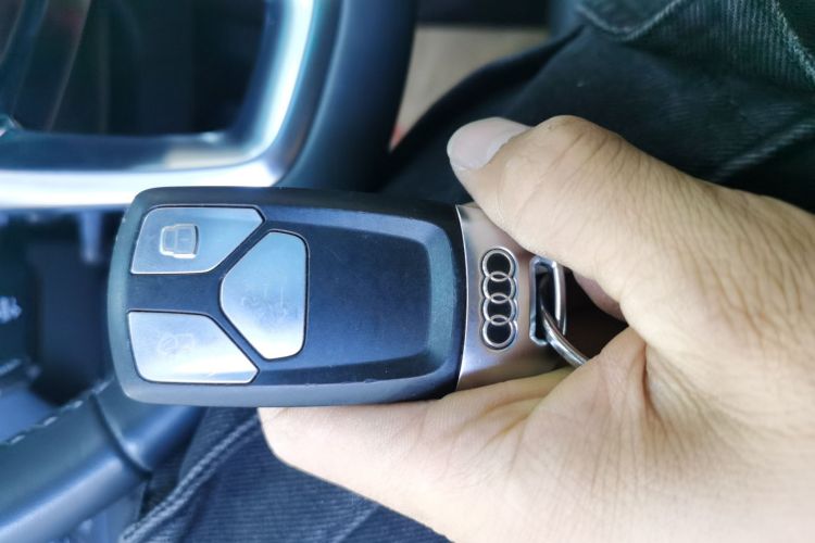 奥迪Q5L 2023款 40T 豪华致雅型中控内饰7001